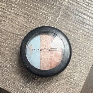 MAC Cosmetics Duo Eyeshadow — Soften the Mood